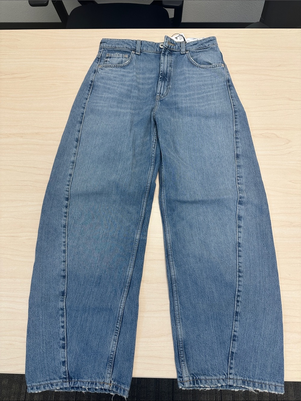 Zara New Baggy Balloon barrel jeans, size 4, 100 percent cotton, new with tags